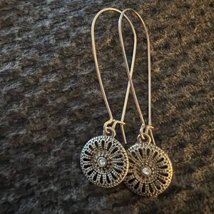 Ladies silver earrings w/diamond chip